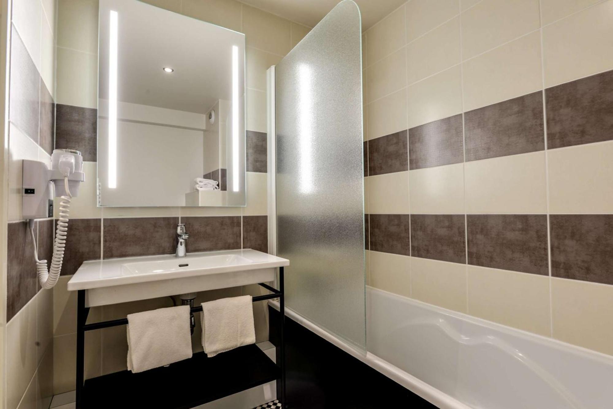 Brit Hotel Du Stade Rennes Ouest エクステリア 写真