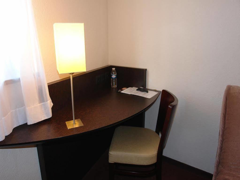Brit Hotel Du Stade Rennes Ouest エクステリア 写真